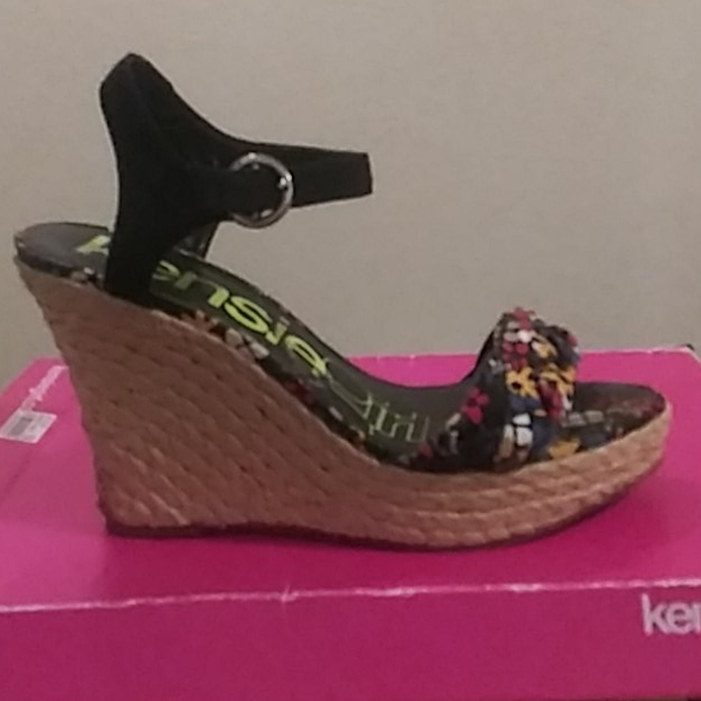 SALE! Kensie wedges